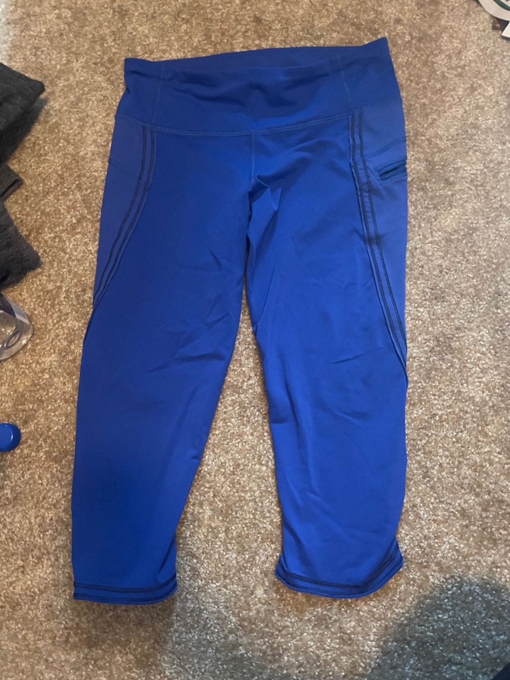 Lululemon blue cropped leggings